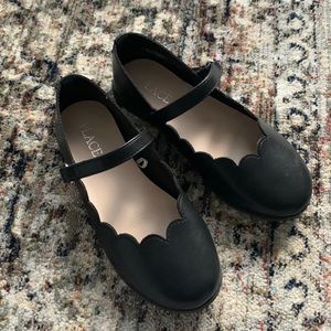 Girls black Mary Jane shoes - size 1 - Children’s Place